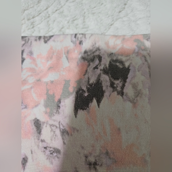 Breezies Cropped Leggings - Picture 5 of 8